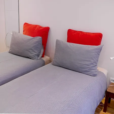 Гостевой дом Cacilhas Guest Алмада