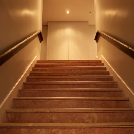 Cacilhas Guest 3* Алмада