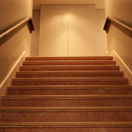 Cacilhas Guest 3* Almada