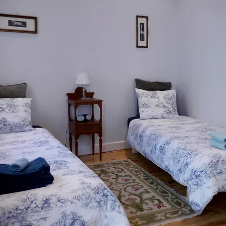 Cacilhas Guest 3*
