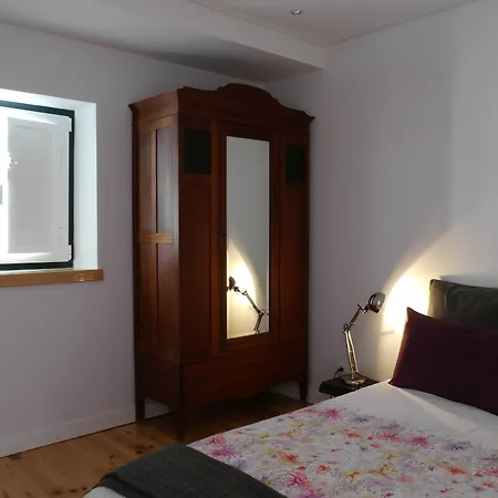 Cacilhas Guest Affittacamere 3*