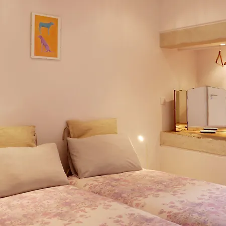 Cacilhas Guest Гостевой дом 3*