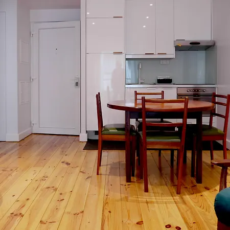 Cacilhas Guest Affittacamere 3*