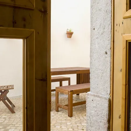 Cacilhas Guest Almada