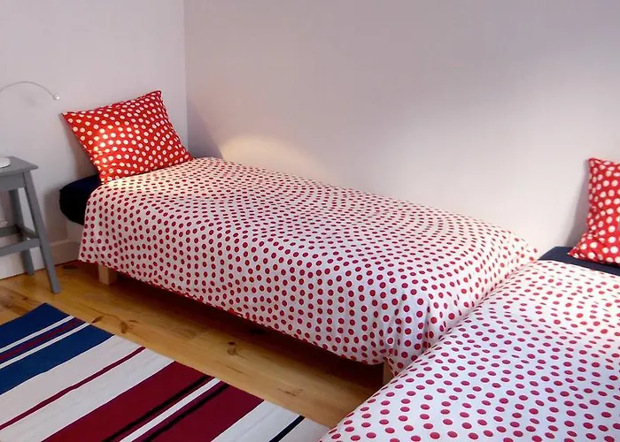 Cacilhas Guest 3* Almada