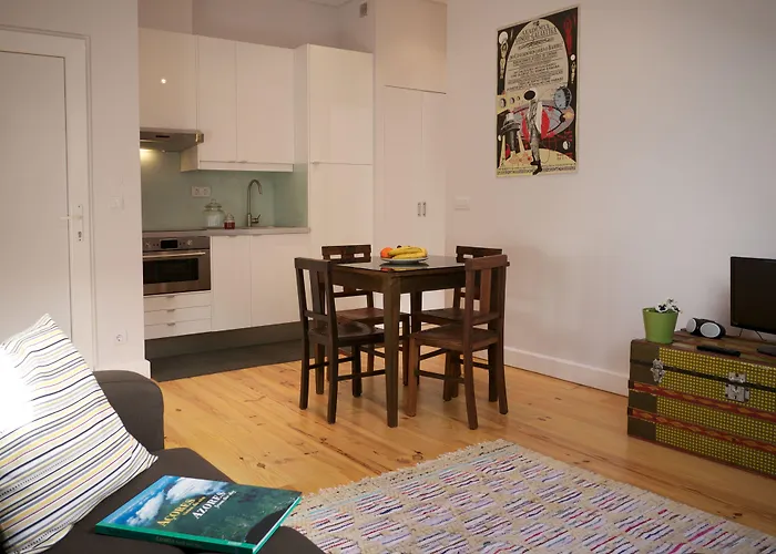 Cacilhas Guest Pensión 3*