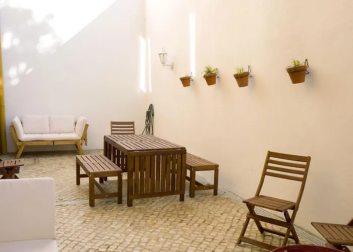 Cacilhas Guest Pensión Almada